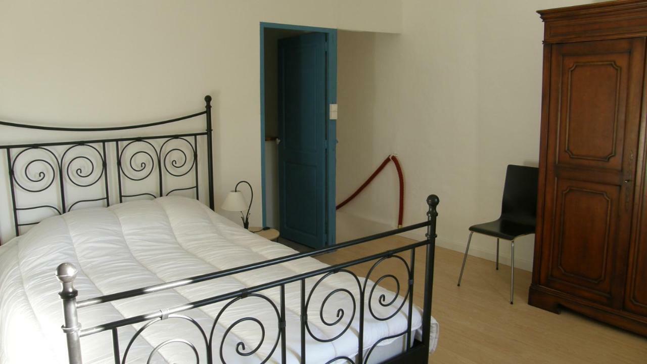 Gite Du Gardien Saint-Martin-de-Crau Εξωτερικό φωτογραφία